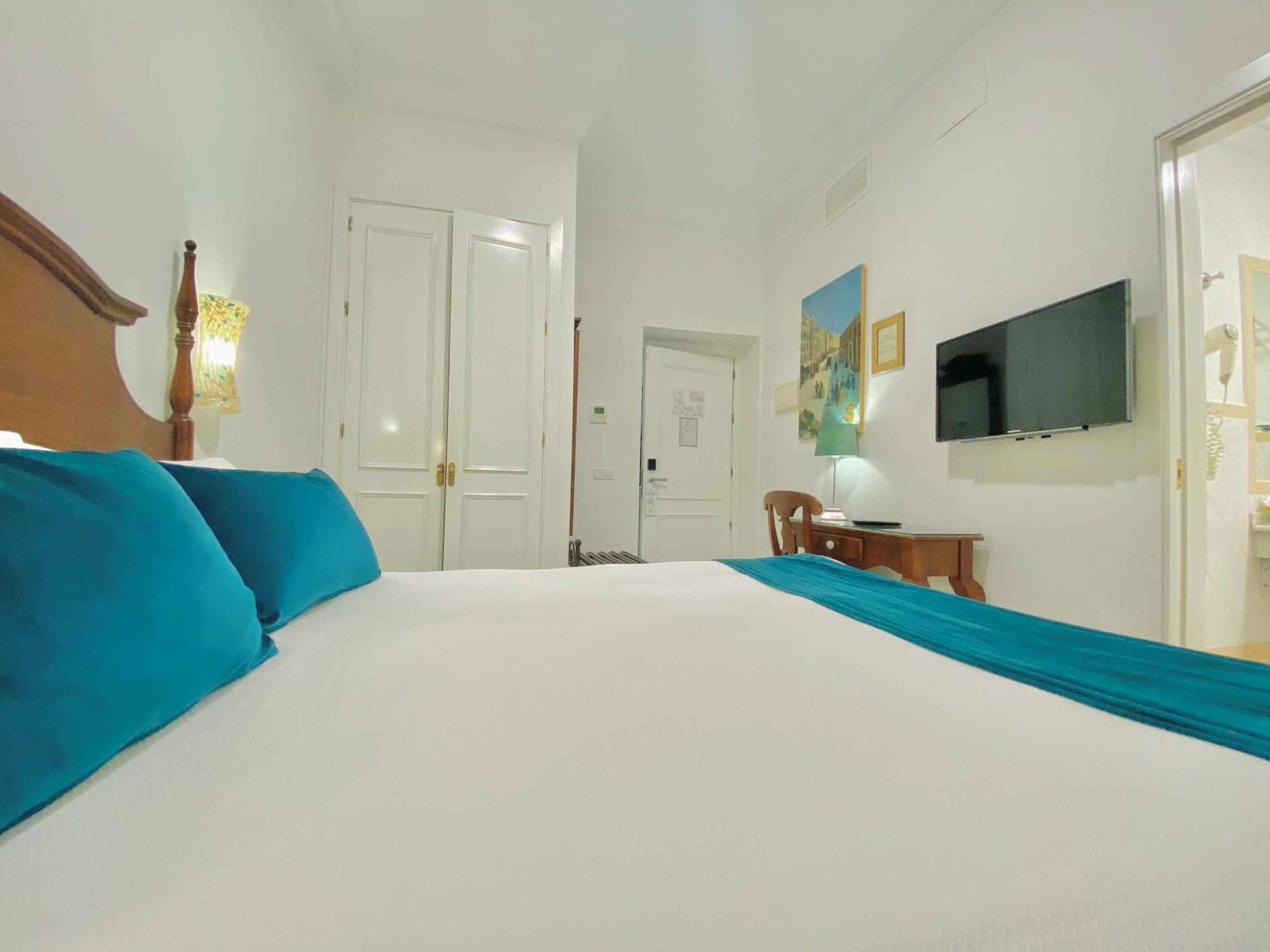 Cortes De Hotel Cadis