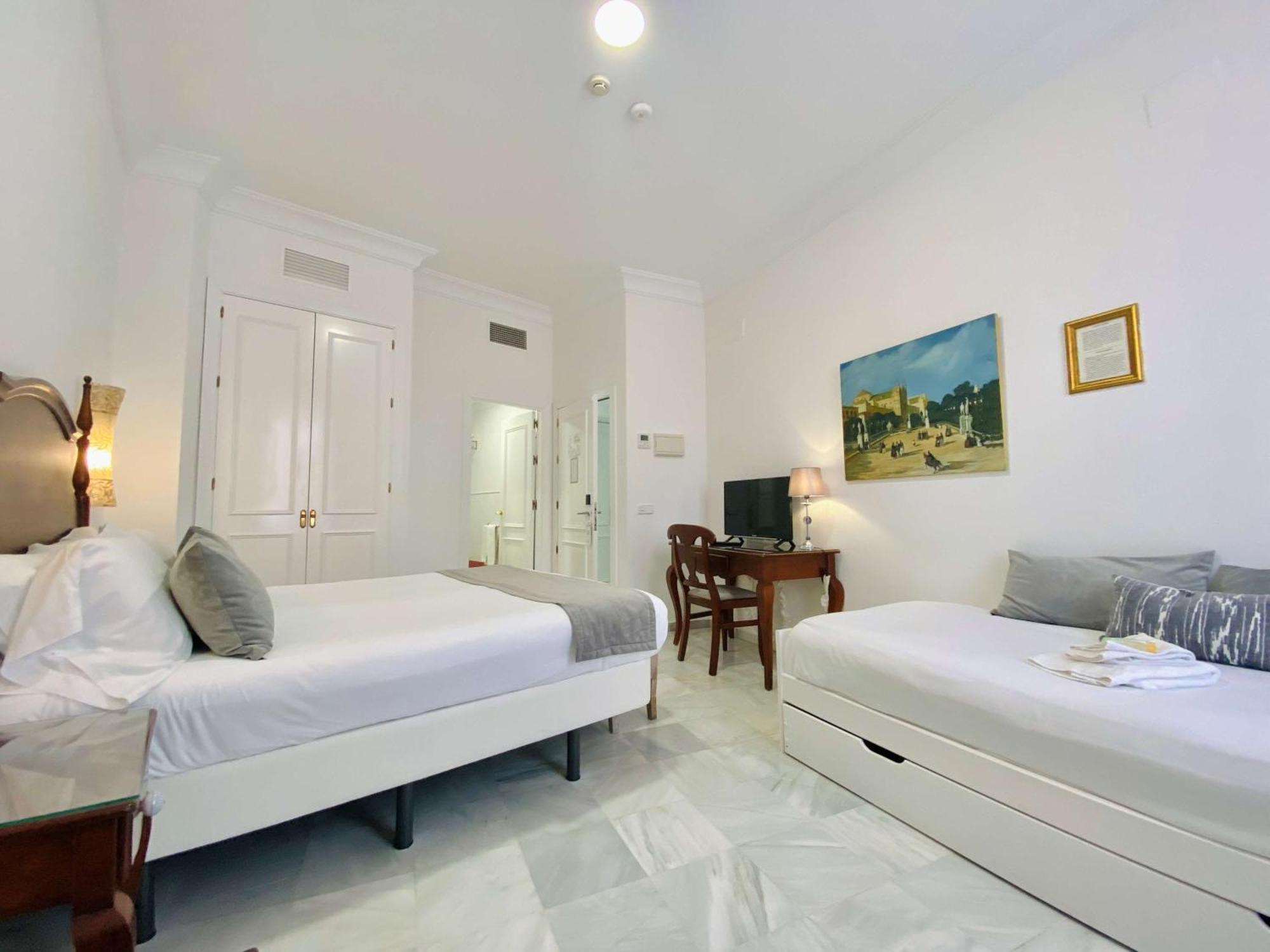 Hotel Cortes De