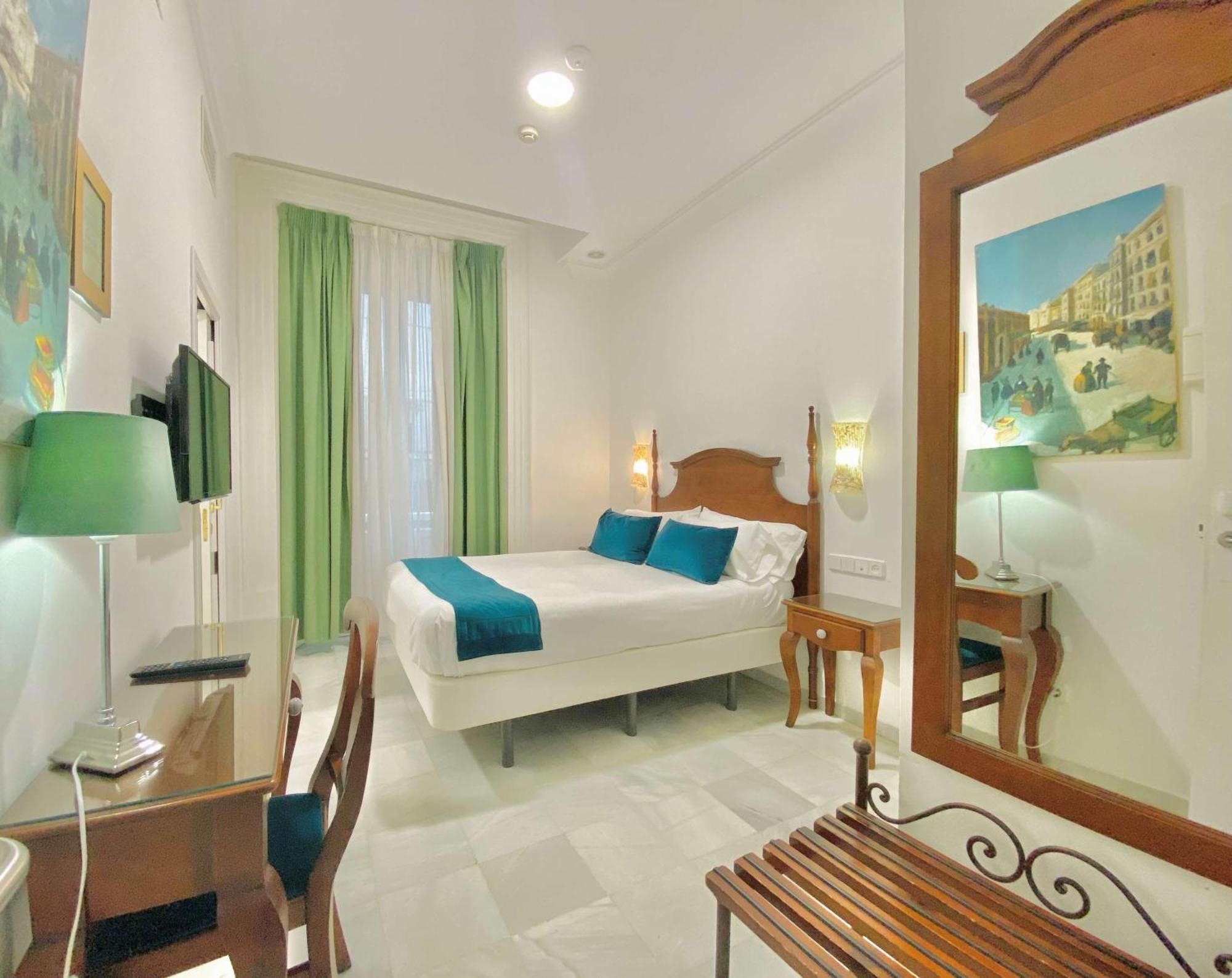 Cortes De Hotel 3*