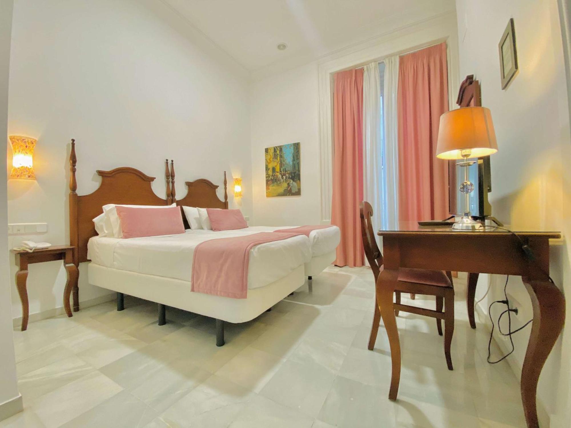 Hotel Cortes De 3*