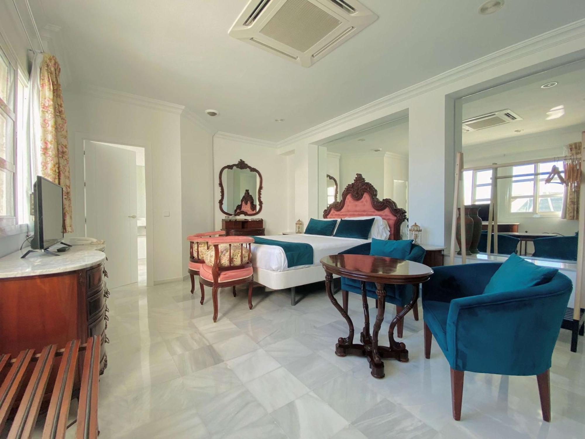 Cortes De Hotel 3*