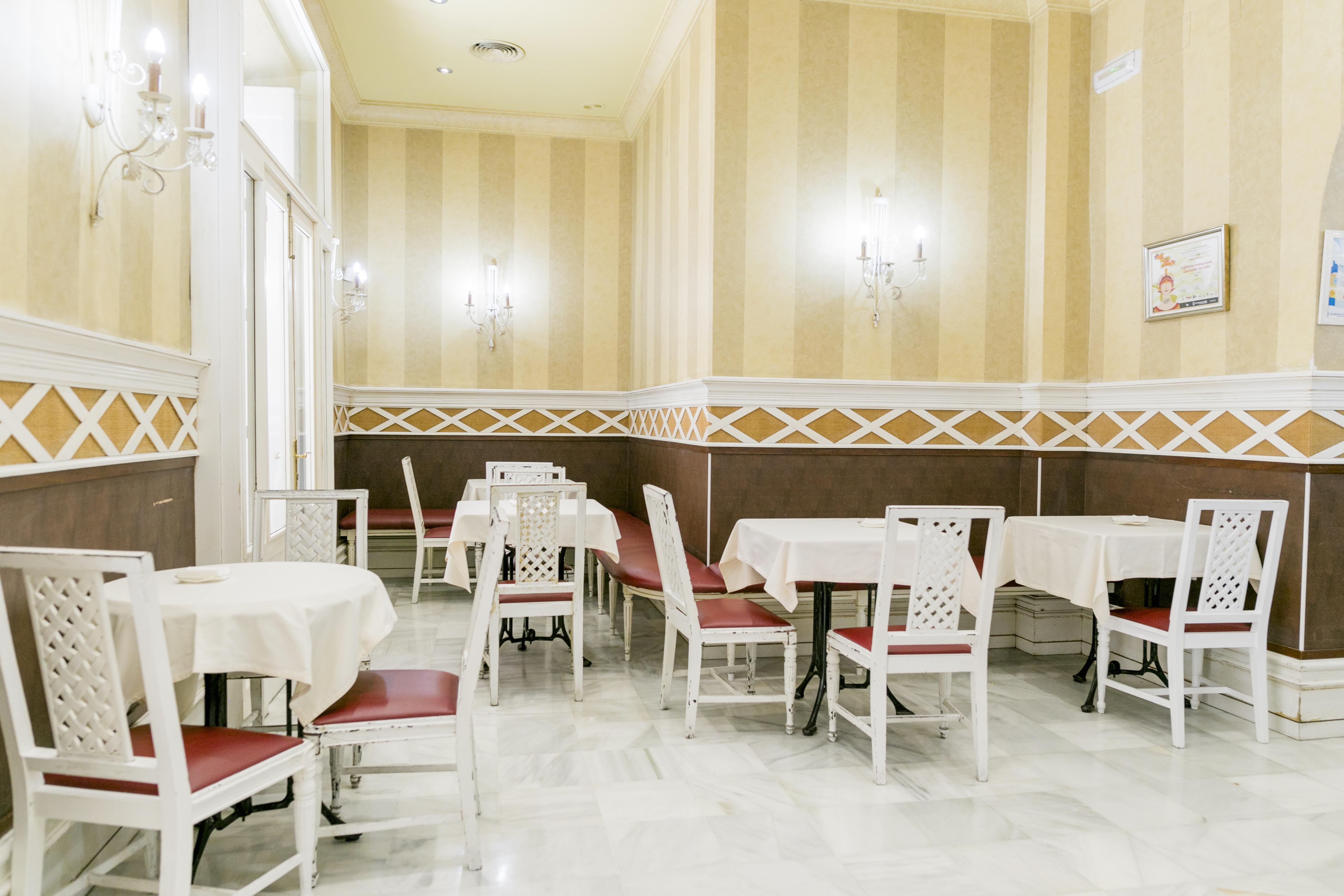 Cortes De Hotel 3*