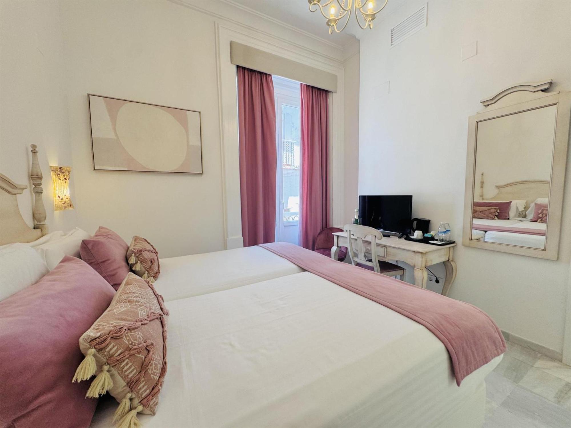 Cortes De Hotel 3*